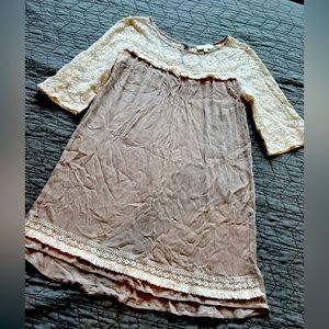 🤍UMGEE Sz Small Boutique dress -just needs a little steam!